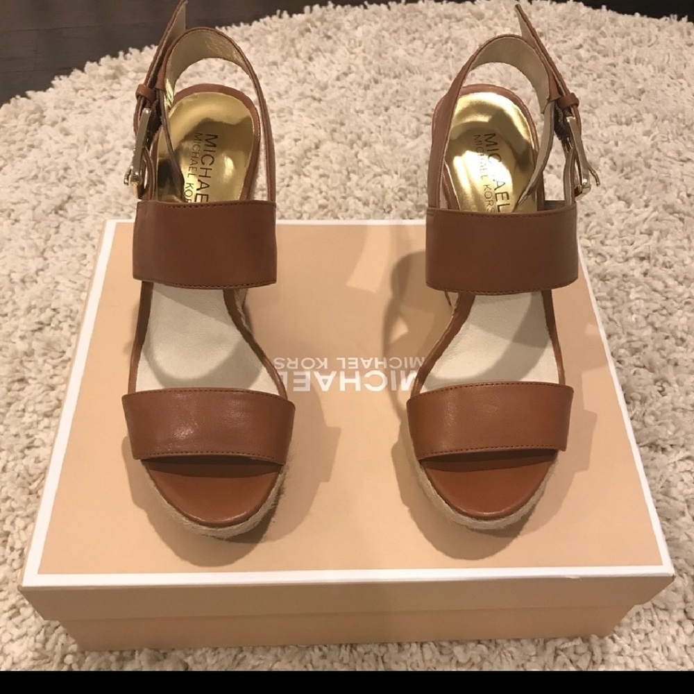 Size 6 Michael Kors wedges